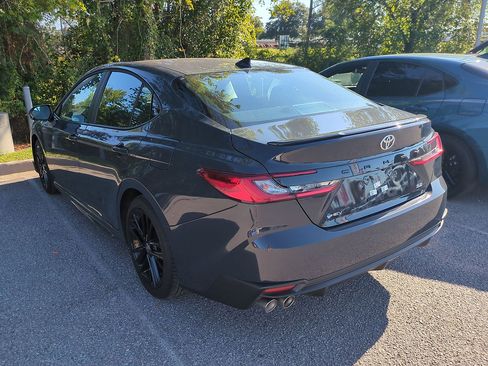 Used 2025 Toyota Camry SE FWD image 5