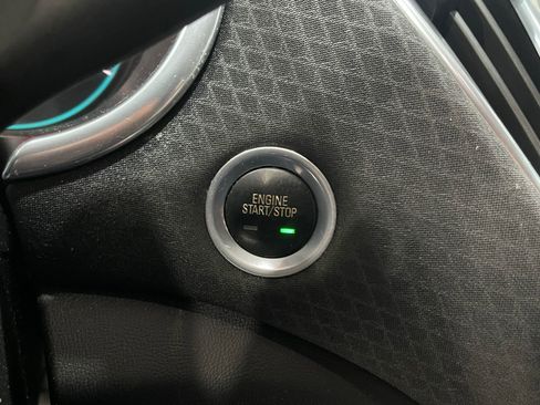 Used 2020 Chevrolet Malibu LT FWD image 19
