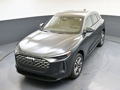 Certified 2025 Audi Q5 Premium w/ Convenience Package image 41