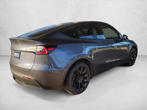 Used 2023 Tesla Model Y Long Range AWD/4WD image 5