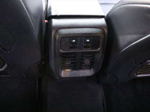 Used 2025 Ford Bronco Badlands image 15