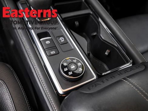 Used 2022 Nissan Pathfinder SL image 21