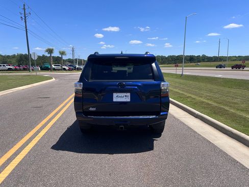 Used 2021 Toyota 4Runner SR5 Premium w/ Moonroof Package image 7