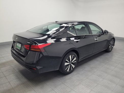 Used 2022 Nissan Altima 2.5 SV FWD image 10