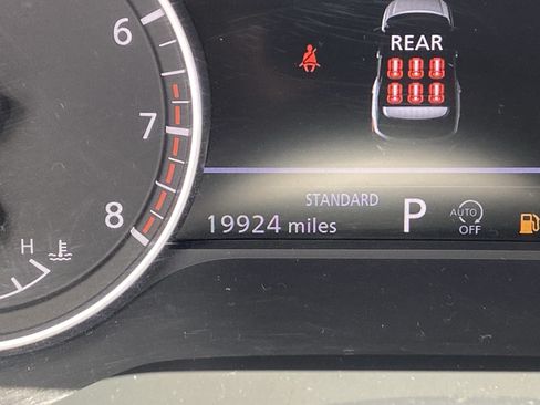 Used 2025 Nissan Pathfinder S FWD image 29