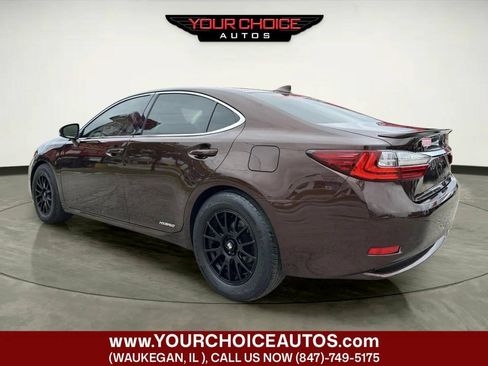 Used 2016 Lexus ES 300h w/ Luxury Package w/Wood Trim FWD image 3