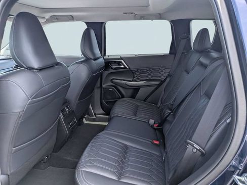 Used 2025 Mitsubishi Outlander SEL AWD/4WD image 13