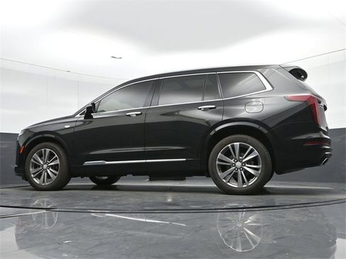 Used 2023 Cadillac XT6 Premium Luxury image 15