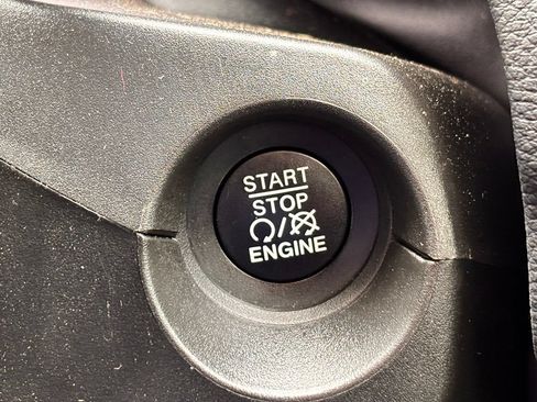 Used 2020 Jeep Compass Limited FWD image 19