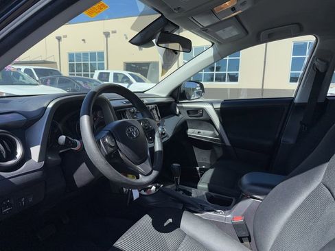 Used 2018 Toyota RAV4 LE image 6