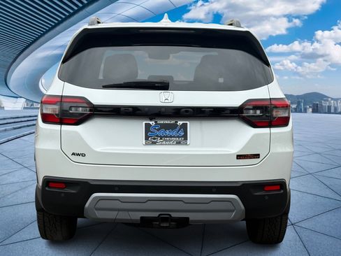 Used 2024 Honda Pilot TrailSport image 6