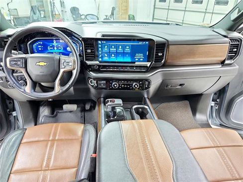 Used 2023 Chevrolet Silverado 1500 High Country image 26
