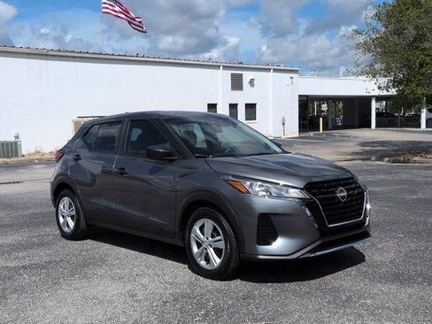 Certified 2025 Nissan Kicks Play S FWD image 2