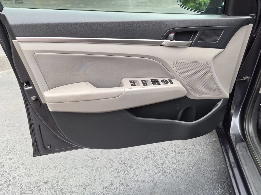 Used 2020 Hyundai Elantra Value Edition FWD image 21
