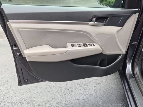 Used 2020 Hyundai Elantra Value Edition FWD image 21