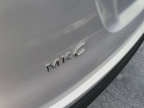 Used 2017 Lincoln MKC Select w/ Select Plus Package FWD image 5