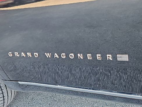 Used 2022 Jeep Grand Wagoneer Series III w/ Rear Seat Video Group 1 image 14