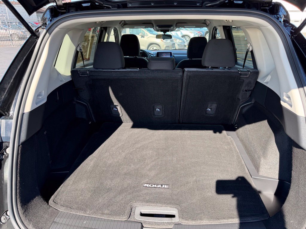 Used 2023 Nissan Rogue SV AWD/4WD image 22