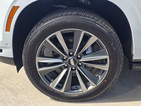 New 2026 Cadillac Escalade ESV Sport w/ LPO, Floor Liner Package RWD image 9