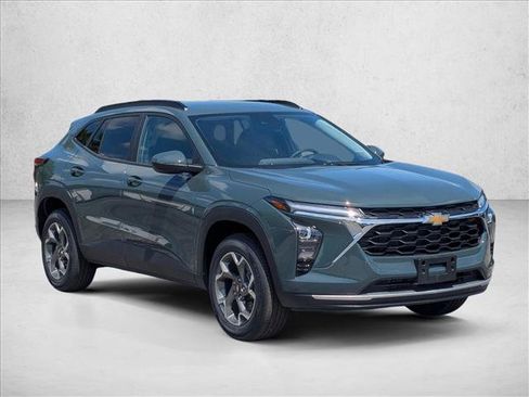 New 2026 Chevrolet Trax LT w/ Driver Confidence Package FWD image 7