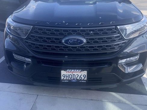 Used 2022 Ford Explorer XLT w/ Equipment Group 202A image 2