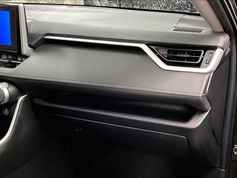 Used 2023 Toyota RAV4 XLE image 18