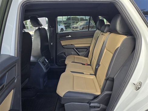 Used 2021 Volkswagen Atlas Cross Sport SE w/ Panoramic Sunroof Package image 13