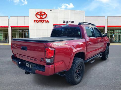 Used 2022 Toyota Tacoma SR5 w/ Technology Package image 3