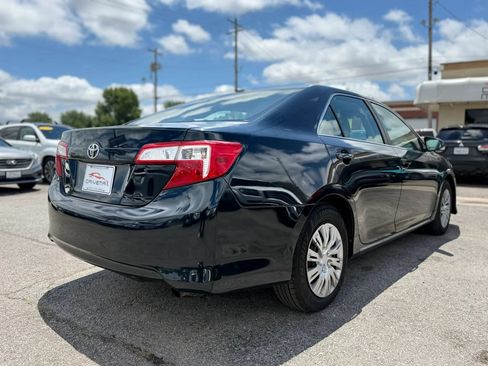 Used 2012 Toyota Camry LE FWD image 4