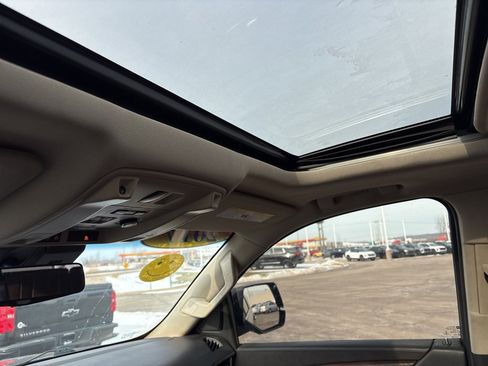 Used 2017 Cadillac Escalade ESV Luxury image 32