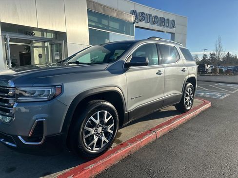 Used 2023 GMC Acadia SLT AWD/4WD image 8