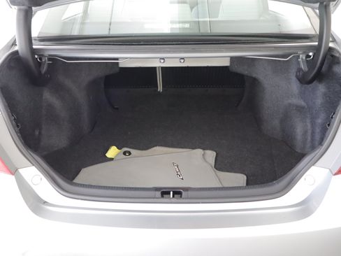 Used 2015 Toyota Camry LE FWD image 19