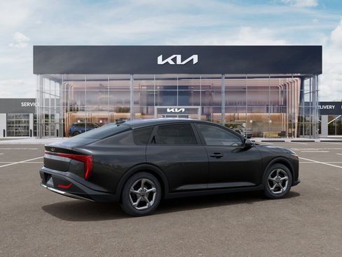 New 2026 Kia K4 FWD image 6