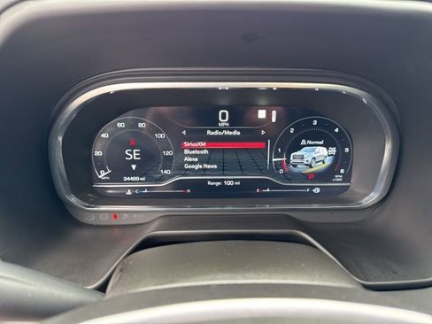 Used 2023 GMC Yukon SLT w/ SLT Luxury Package image 13