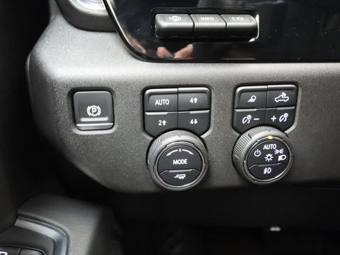 Used 2024 Chevrolet Silverado 1500 High Country w/ Technology Package image 20