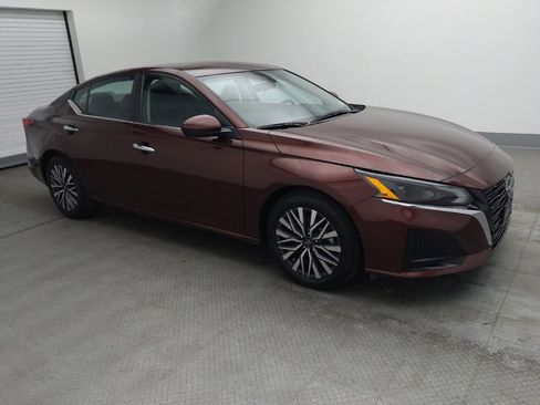 Used 2023 Nissan Altima 2.5 SV image 11