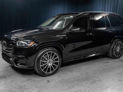 New 2025 Mercedes-Benz GLS 450 4MATIC image 1