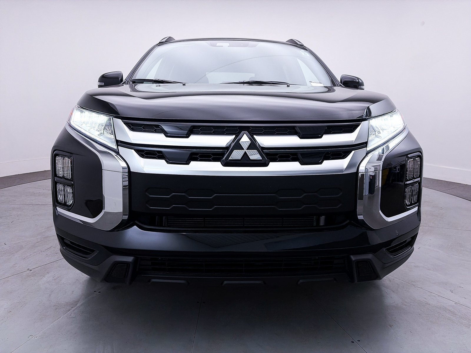 Used 2026 Mitsubishi Outlander Sport SEL AWD/4WD image 2