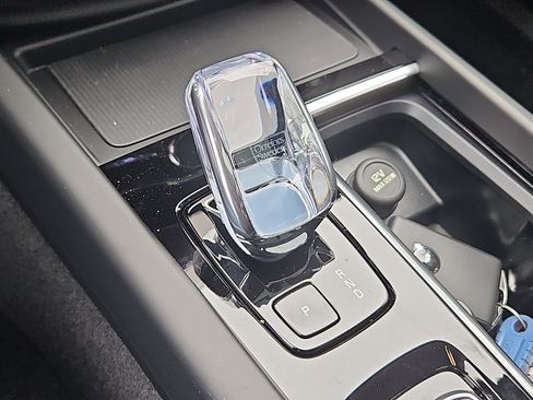 New 2026 Volvo XC60 B5 Ultra w/ Protection Package Premier image 19