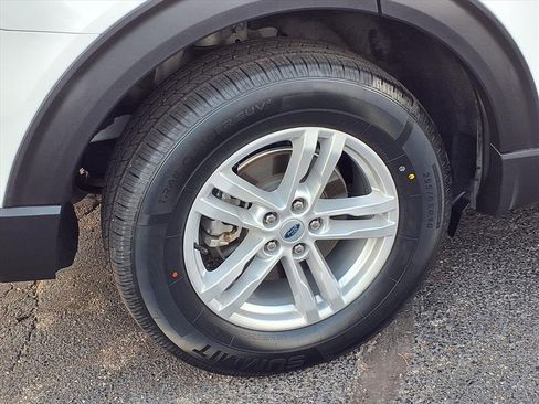 Used 2023 Ford Explorer XLT w/ Equipment Group 202A image 27