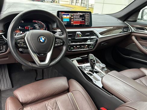 Used 2022 BMW 530i w/ Executive Package image 16