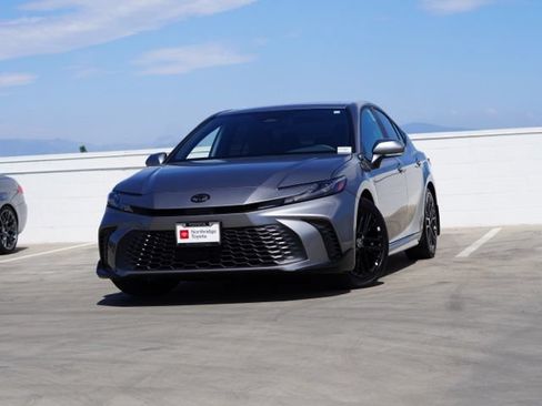 Used 2025 Toyota Camry SE w/ Multimedia Upgrade Package FWD image 2