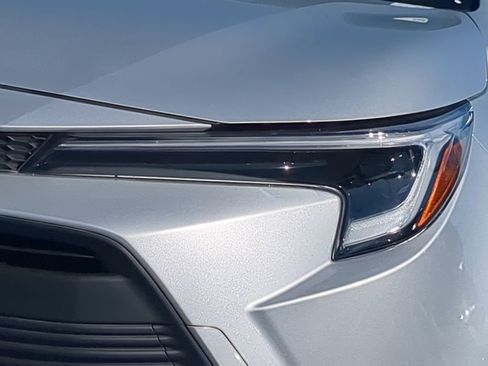 Used 2023 Toyota Corolla XLE image 18