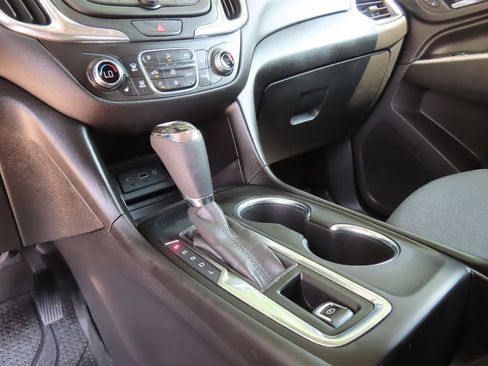 Certified 2020 Chevrolet Equinox LT w/ Driver Convenience Package FWD image 17