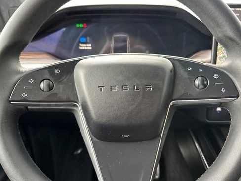 Used 2024 Tesla Model X image 25