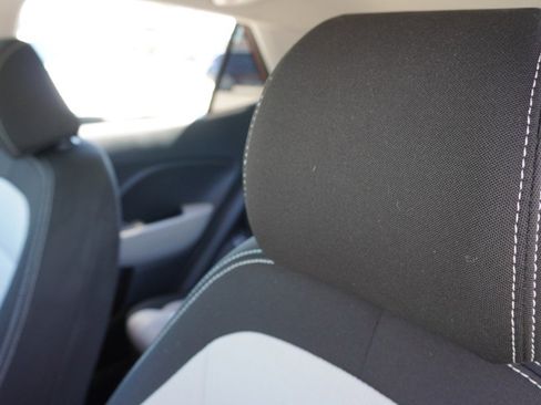 Used 2022 Hyundai Venue SEL image 20