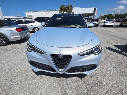 Used 2022 Alfa Romeo Stelvio Ti AWD/4WD image 2