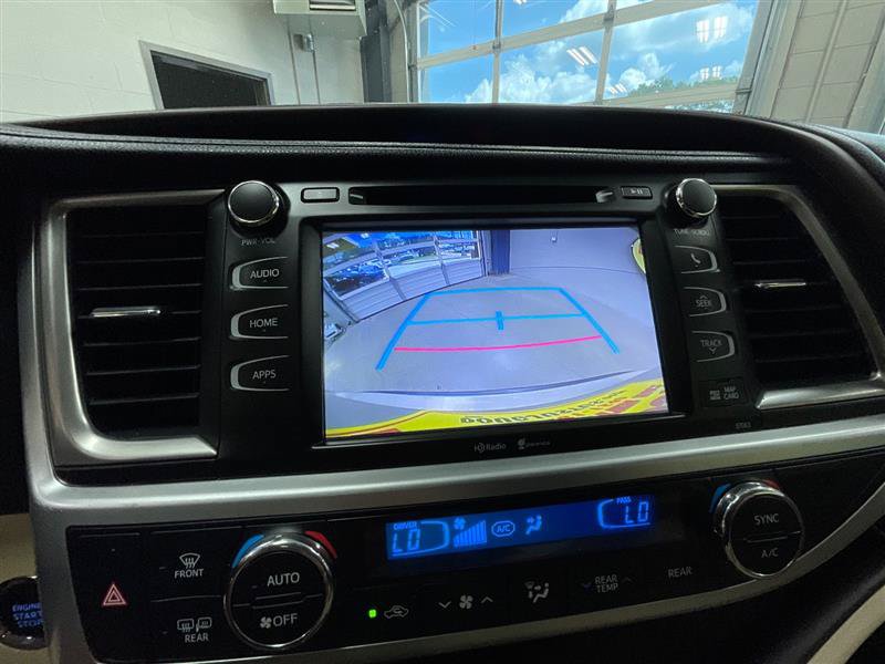 Used 2015 Toyota Highlander XLE FWD image 19
