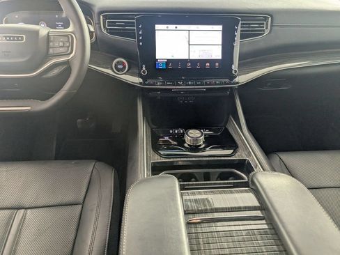 Certified 2022 Jeep Wagoneer Series II AWD/4WD image 25