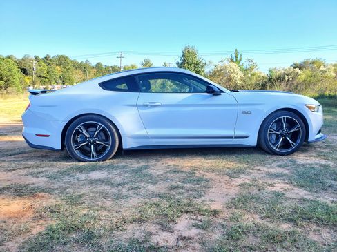 Used 2017 Ford Mustang GT Premium image 11